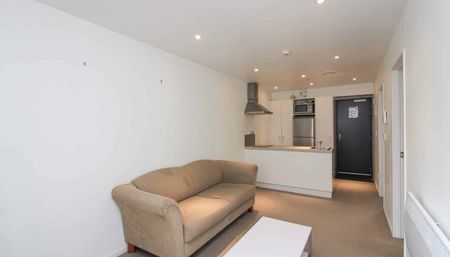 Stylish 2-Bedroom Furnished Apartment in the Heart of Soho - Photo 2