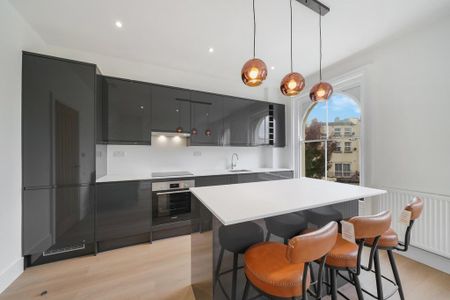 3 bedroom flat to rent - Photo 5