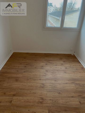 Location Appartement 4 pièces 61m² - Photo 2