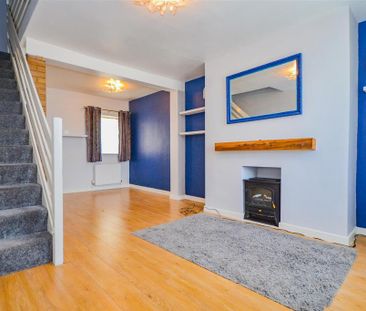 3 bedroom terraced house to rent - Photo 2