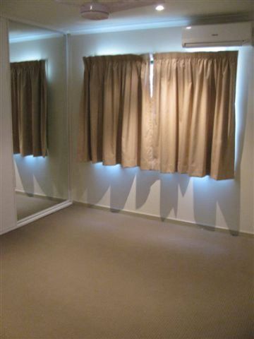 GREAT LOCATION! NIGHT OWL CENTRE AT THE END OF THE STREET! - Photo 3