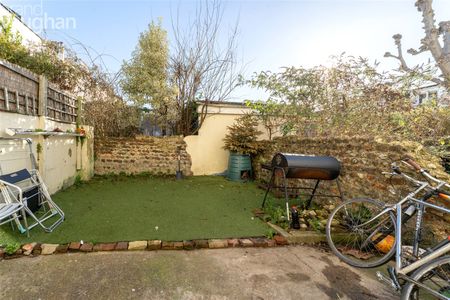 4 bedroom terraced house to rent - Photo 4