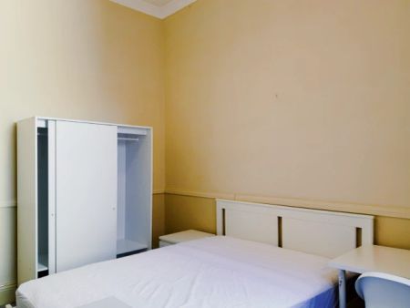 33 Hobsons Place, Adelaide - Photo 3