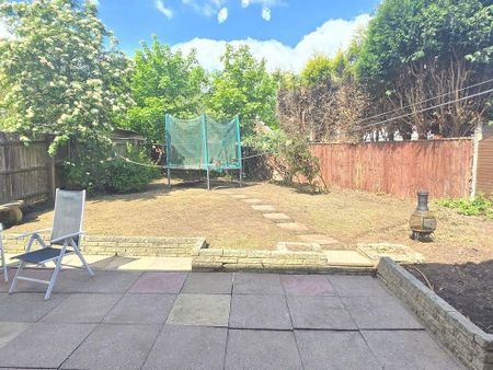 4 bedroom house to rent - Photo 3