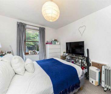Petersham Road, TW10, London - Photo 1