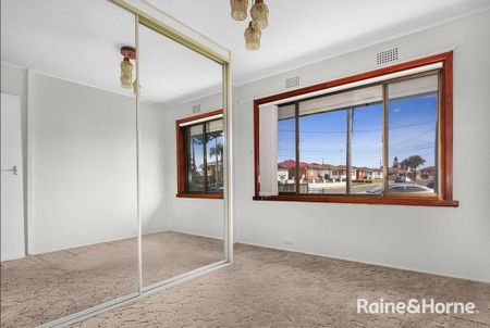 Family Home in Quiet Street - Photo 2