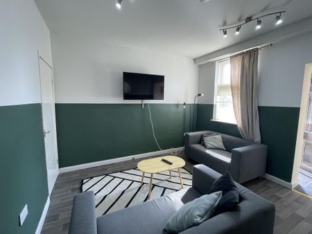 3 bedroom terraced house to rent - Photo 2