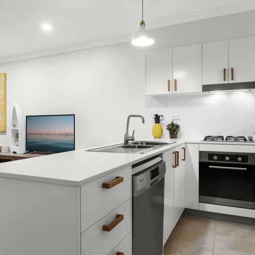 Spacious Retreat in Prime Location - Photo 1