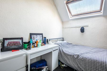 4 bedroom flat to rent - Photo 4