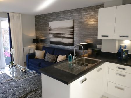 Modern 3 bedroom semi-detached house on the popular Round House Park Development, Norwich - Photo 2