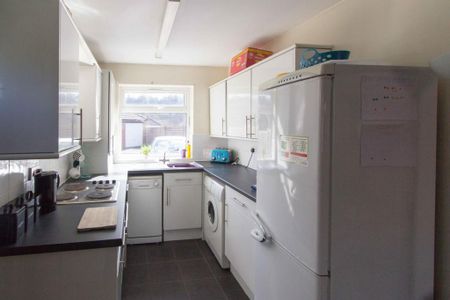 4 bedroom house to rent - Photo 3