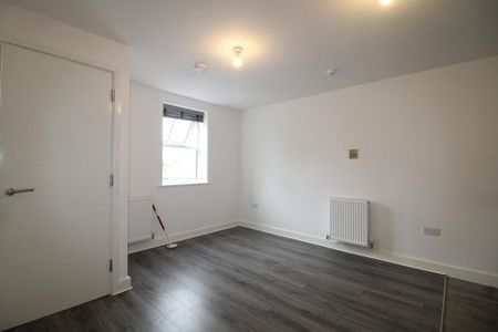 2 bedroom terraced house to rent - Photo 4