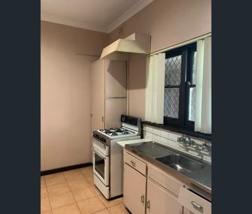 Unit 34/114 Terrace Rd, Perth, WA 6000 - Photo 2