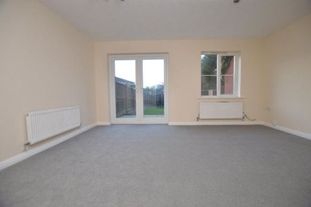 3 bedroom semi-detached house to rent - Photo 3