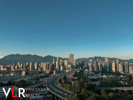 Penthouse in Vancouver West Side, BC - Photo 1