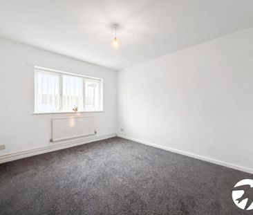 3 bedroom end of terrace house to rent - Photo 2