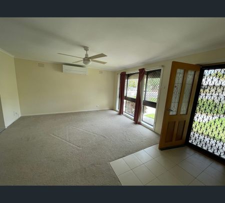 2/2 Bennett St, Boronia, Vic 3155 - Photo 2