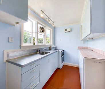 Welcome home to 5 Tarawera Road. - Photo 3