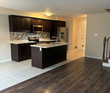 For Lease - 7761 White Pine Crescent, Niagara Falls, Ontario - Photo 6