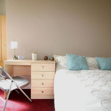 329 KIRKSTALL ROAD Leeds - LS4 2HD - Photo 3