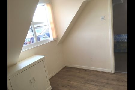 1 Bed Flat, Russian Avenue, L13 - Photo 4