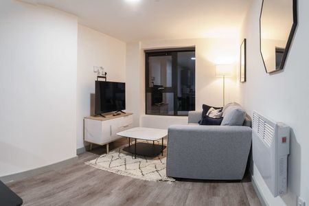 Roscoe Street - Photo 2