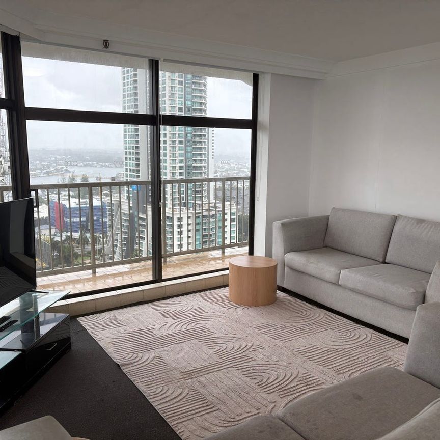 Fully Furnished High Rise Apartment Overlooking Surfers Beach - Photo 1