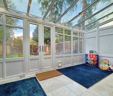 4 bedroom semi-detached house to rent - Photo 4