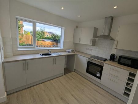 3 bedroom detached house to rent - Photo 5