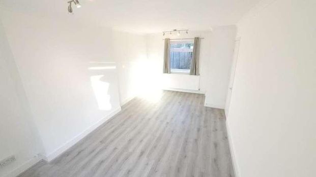 Cherry Way, Hatfield, AL10 - Photo 1