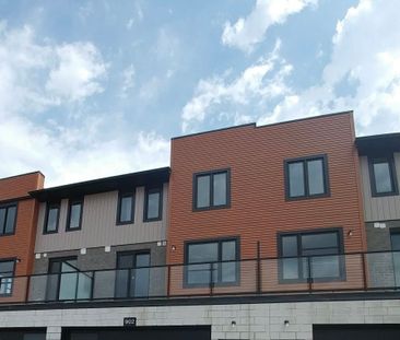 For Lease - 902 West Village Square Unit# # 57, London North, Ontario - Photo 1