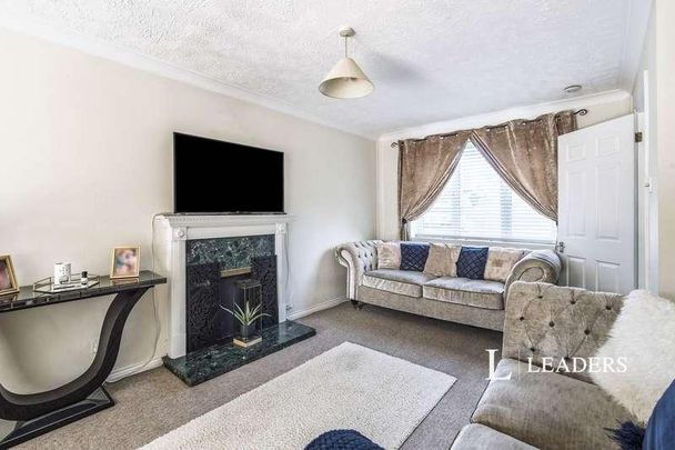 Brookenbee Close, Rustington, BN16 - Photo 1