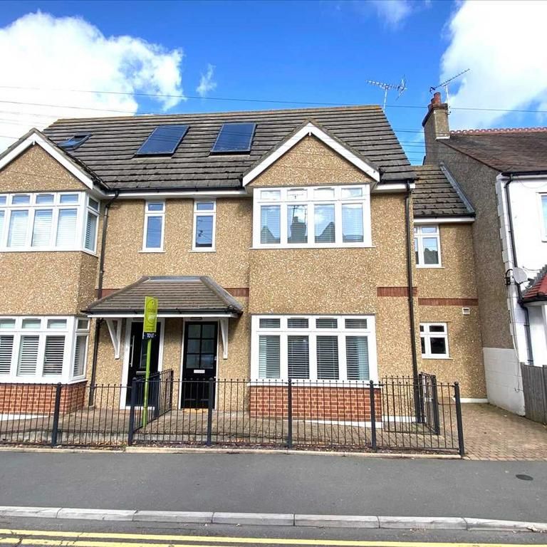 2 bedroom semi-detached house to rent - Photo 1