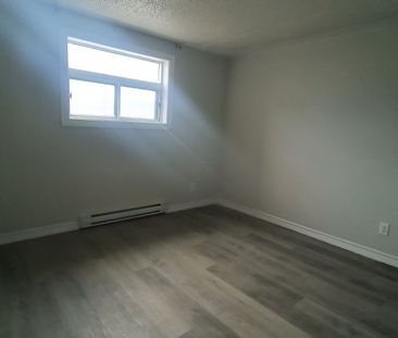For Lease - 560 Bloor Street Unit# 109, Oshawa, Ontario - Photo 5