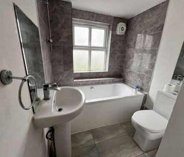 Bath Road, Bournemouth, BH1 - Photo 1