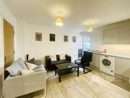 Victoria Street, Englefield Green, Egham, Surrey, TW20 0QY - Photo 2