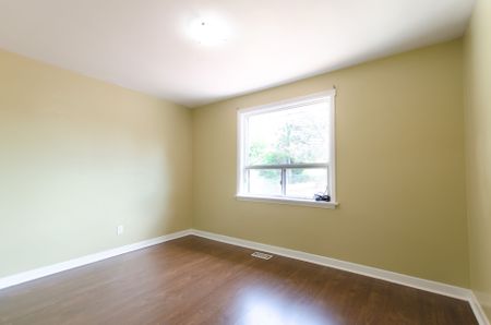 For Lease - 7 Kencliff Crescent Unit# Main, Toronto, Ontario - Photo 4