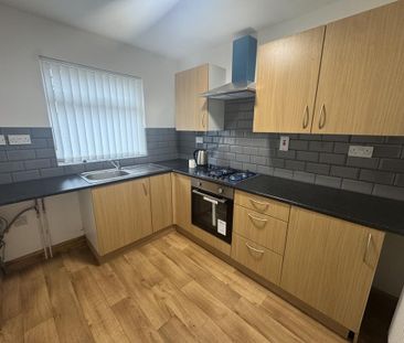 3 bedroom end of terrace house to rent - Photo 4