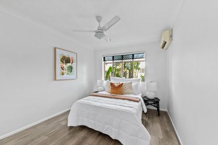 Beautiful Updated Unit - Photo 4