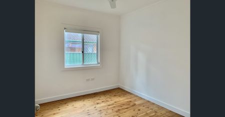 Half-house with own entry - Photo 4