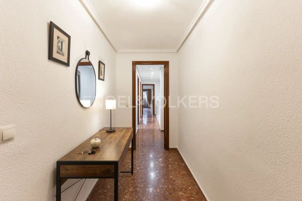 Piso de alquiler en Carrer de la Reina, El Cabanyal - El Canyamelar - Photo 1