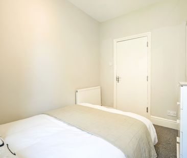 6 Bed Semi-Detached House, Ecclesall Road, S11 - Photo 3