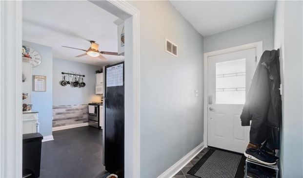 For Lease - 207 Thorold Road, Welland, Ontario - Photo 1