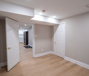 For Lease - 2686 Ambercroft Trail, Mississauga, Ontario - Photo 3