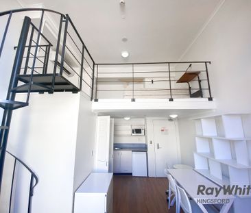 Stylish 1 Bedroom Loft with Utilities included - Photo 3