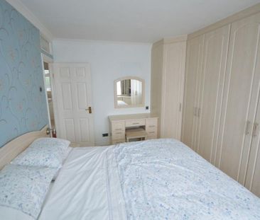 4 bedroom terraced house to rent - Photo 5
