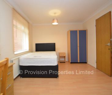 4 bedroom townhouse to rent - Photo 3