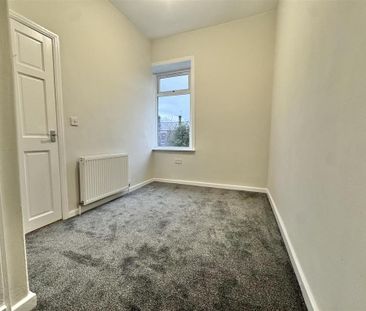 2 bedroom end of terrace house to rent - Photo 6