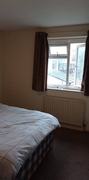 Room in a Shared House, Templar Road, NG9 - Photo 1