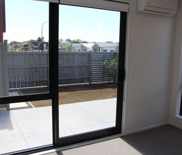 Charming Karaka Townhouse for Rent - Photo 1